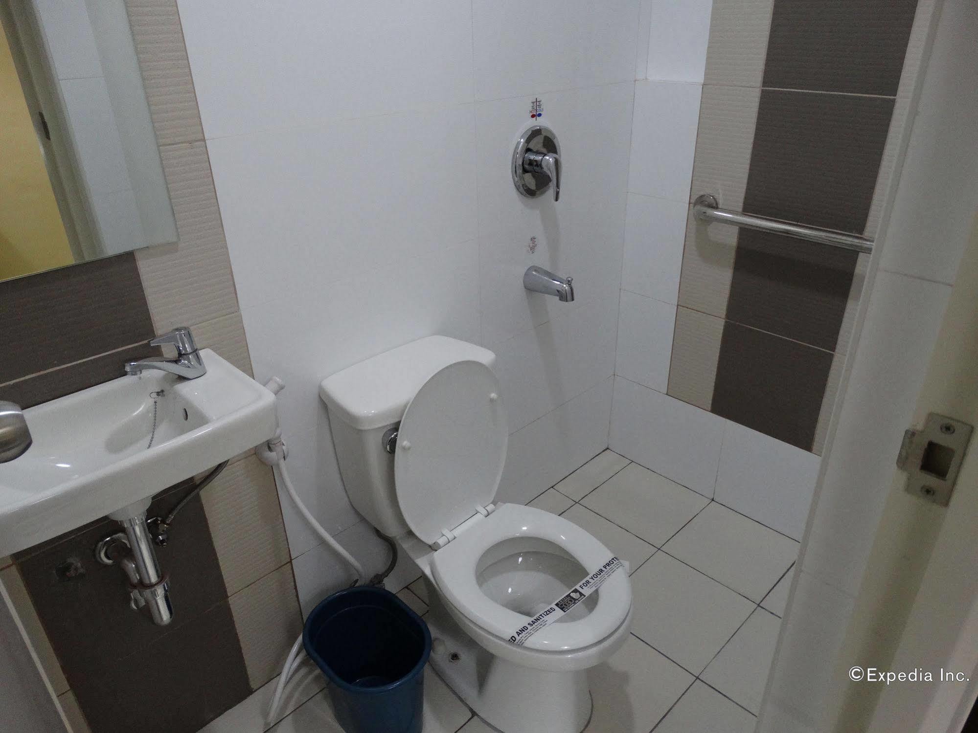 Hotel Sogo Buendia Pasay Exteriér fotografie